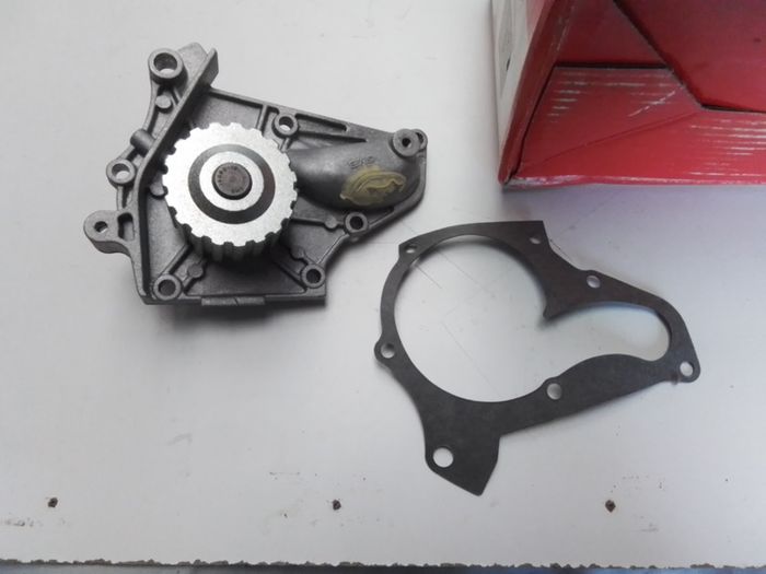 Toyota Corona Water Pump.