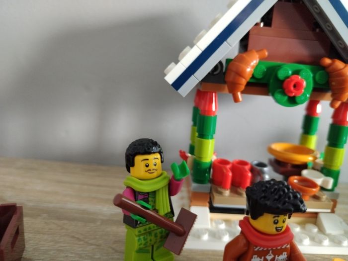 LEGO Winter Village Accessories and Mini Figures Bundle 1