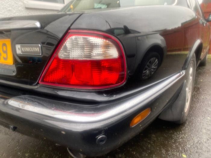 Jaguar XJ8 3.2 V8 Petrol