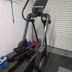 NordicTrack FS9i FreeStride Trainer / Elliptical Cross Trainer