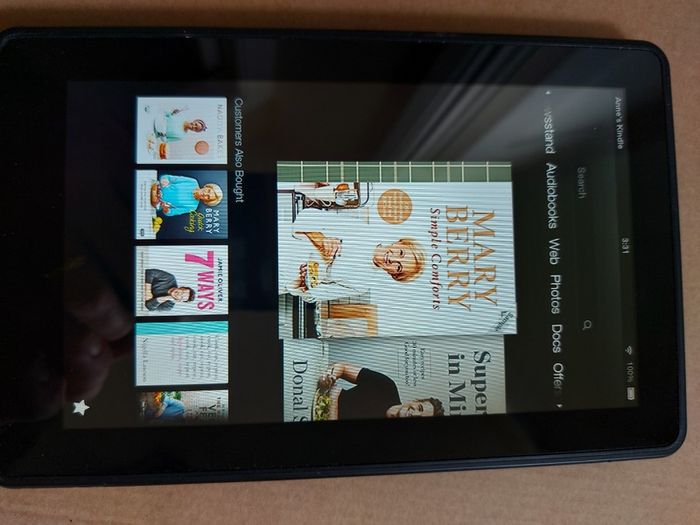 Amazon Kindle, Model D01400, Serial number D026 A0A0 2482 02AQ, in excellent condition