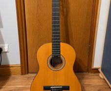 Valencia Classical Acoustic Guitar. Nylon Strings