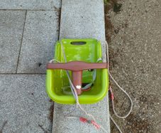 Kids swing