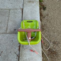 Kids swing