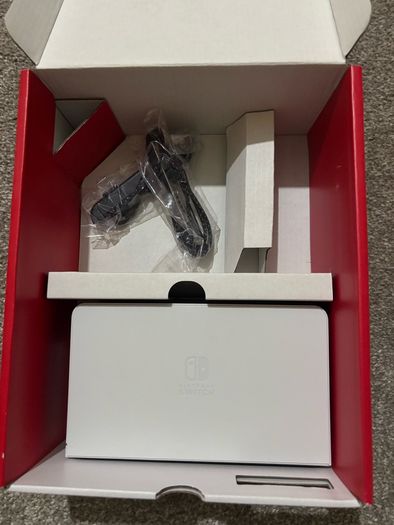 Nintendo Switch OLED + Case, Pro controller, case and game