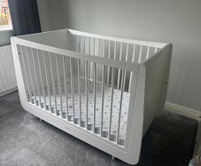 Snuz kot - white scandi cot bed with snuz mattress