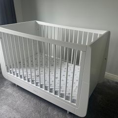 Snuz kot - white scandi cot bed with snuz mattress