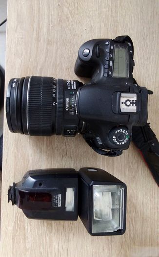 Canon 60D DSLR camera