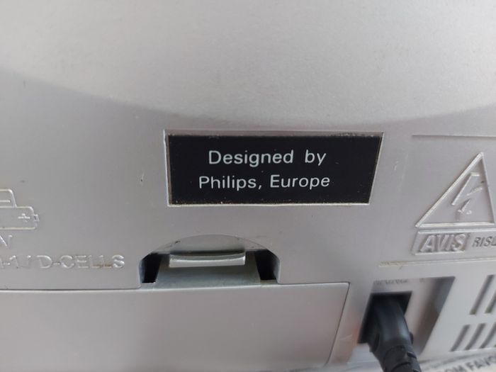 Philips Radio Cassette Recorder, Model AQ4150, both Radio & tape working great, very good condition