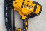 DeWalt 18V XR Brushless 16-Gauge Finish Nailer
