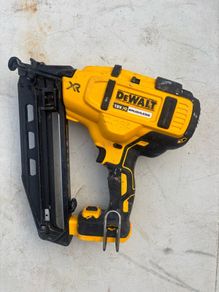 DeWalt 18V XR Brushless 16-Gauge Finish Nailer