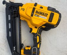 DeWalt 18V XR Brushless 16-Gauge Finish Nailer