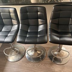 3x Black Faux Leather Quilted Bar Stools