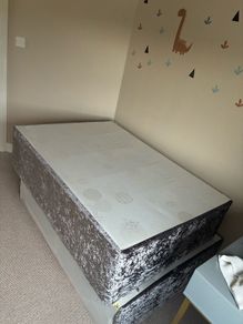 Free - double bed base