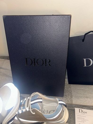 Dior b22 with box