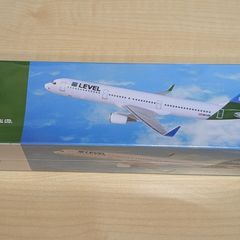 LEVEL 1:200 scale model airplane, Airbus A321 aircraft, NEW