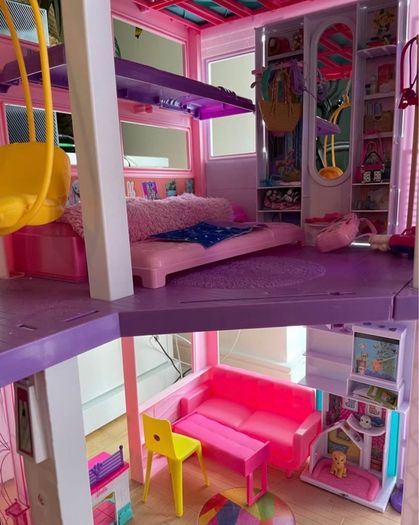 Barbie dreamhouse