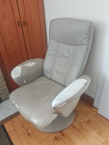 Recliner armchair