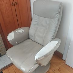 Recliner armchair