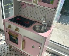 Toy kitchen