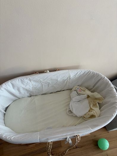 moses basket with 3 sheets