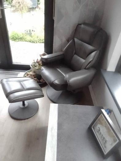 foot stool leather BNW  Beutiful