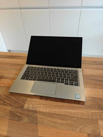 DELL Latitude 7400 2-in-1 360 Rotated Touchscreen Laptop
