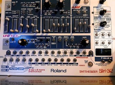 Roland SH32 & Kiltpartick Audio Carbon
