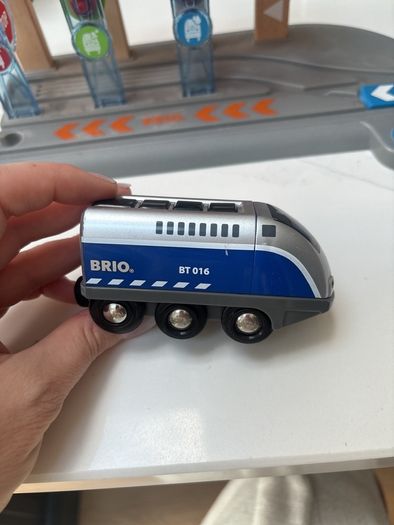 Brio Deluxe Train Railway Set with extra BRIO BT016 train