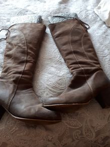 Ladies leather boots