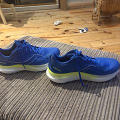 Saucony tempus 2