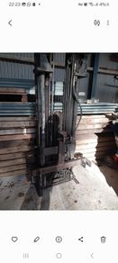 Forklift mast