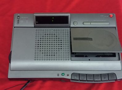 Vintage  Philips  Aj 3802/ 3800 Clock Radio  Cassette Recorder