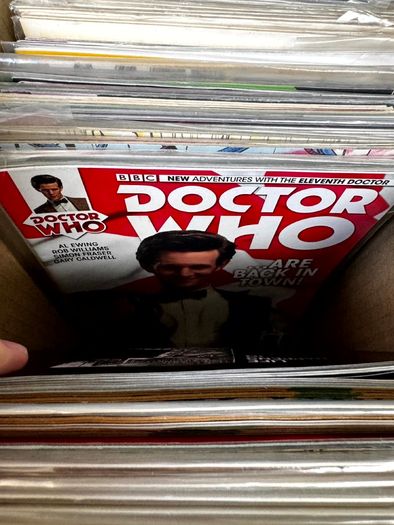 Marvel, DC & Indie Medium Comic Box w 180 comics for Sale