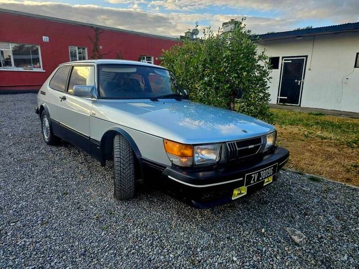 1986 Saab 900i 8v Flat-Nose (Unique Diplomatic Restoration)