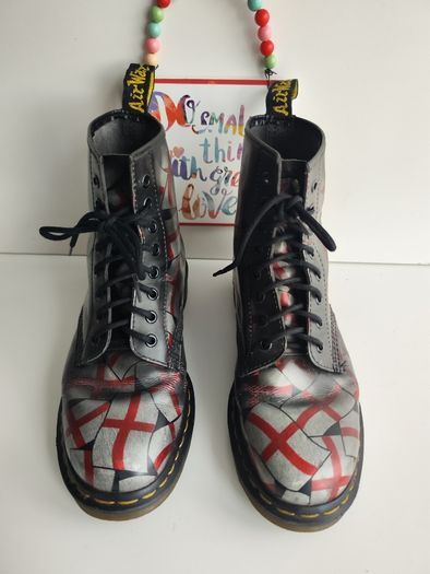 Dr Martens Union Jack 1460 8 eye black red leather boots England uk7