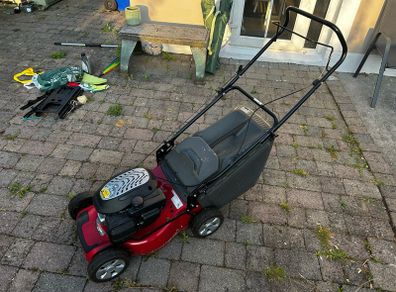 Lawnmower: Castelgarden XC43 Petrol Walk-Behind Lawnmower