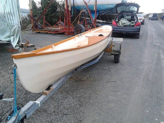 Rowing dinghy