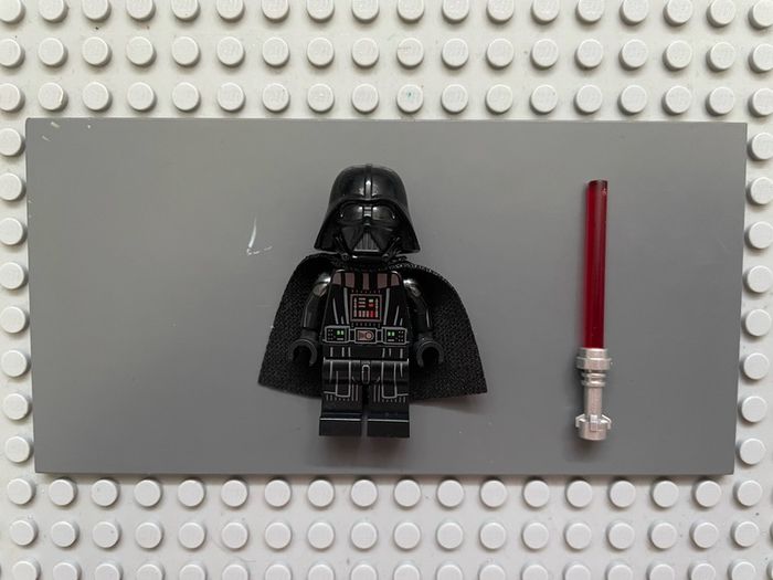 lego Star Wars sw1112 Darth Vader minifigure- Printed Arms, Traditional Starched Fabric Cape