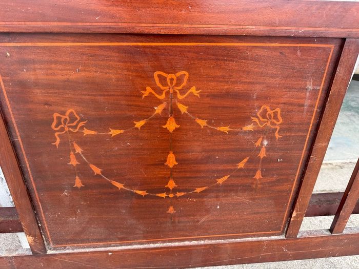 Antique 4"6 Bed