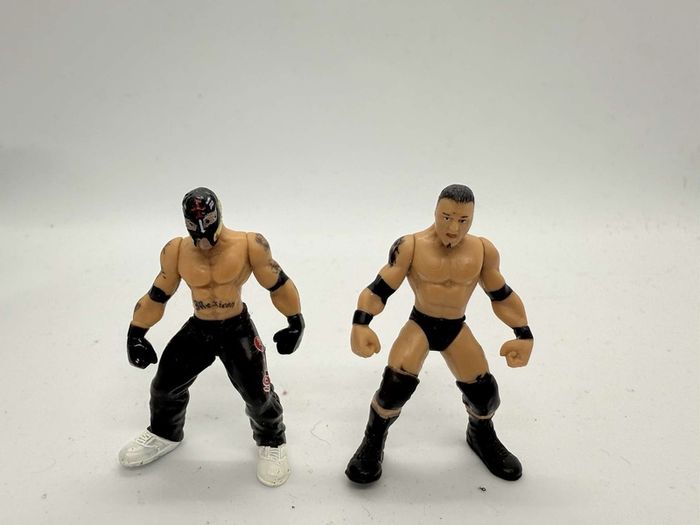 wwe Micro Batista & Rey mysterio action figures