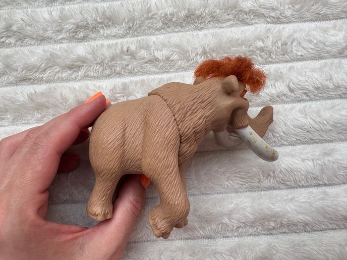 Ellie Mammoth Ice Age 2: The Meltdown Burger King 2005 approx. 10 cm. Used Please see photos