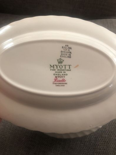 Gravy boat
