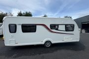 2016 Swift Conqueror 580 Fixed Island bed