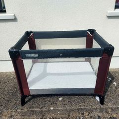 Travel cot
