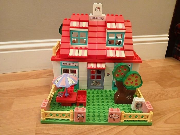 DUPLO Pink Hello Kitty House