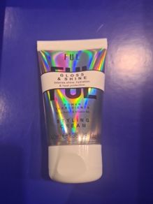 FUL Gloss and Shine Styling Cream Lightweight Anti-Frizz  40ml. 2 available. RRP12 in Boots