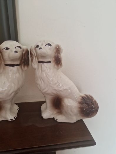 mantle dogs