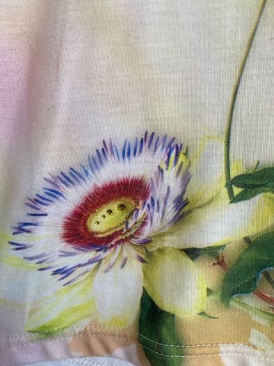 Pierre Cardin Vintage t-shirt top with floral design Size M Medium