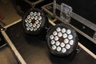 2 x FOS Technologies Par 18x15WPRO RGBWA
